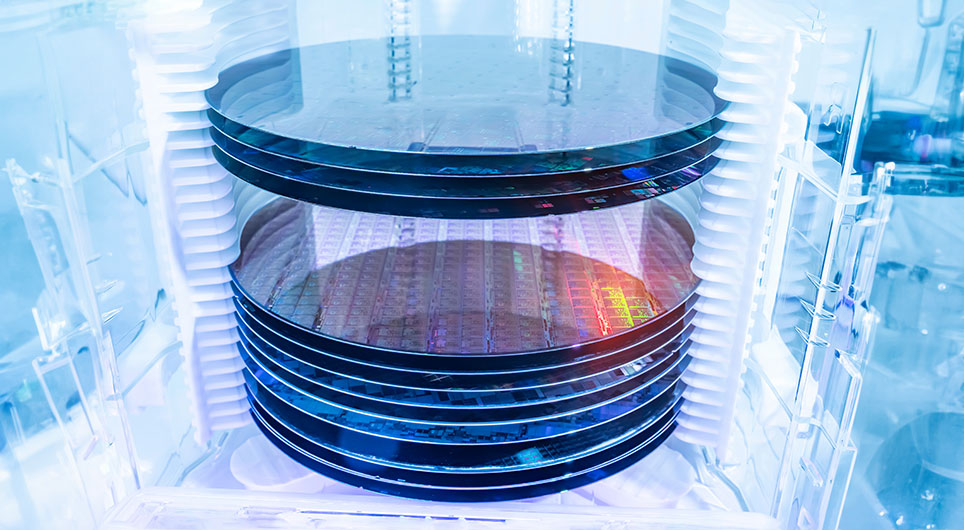 Ozone as AMC (Airborne Molecular Contamination) in semiconductor manufacturing Ozone as AMC (Airborne Molecular Contamination) in semiconductor manufacturing